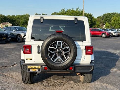 Used 2024 Jeep Wrangler Unlimited Sahara w/ Technology Group AWD/4WD image 7