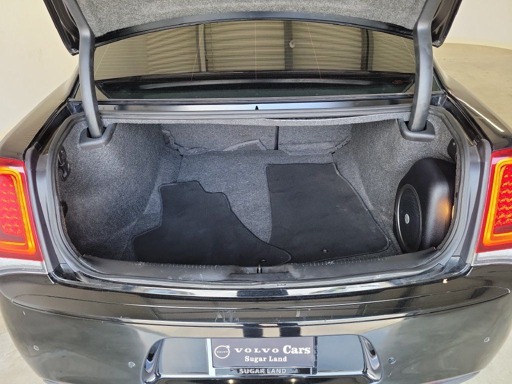 Used 2022 Chrysler 300 S RWD image 9