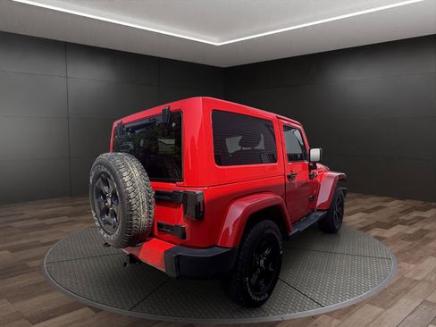 Used 2016 Jeep Wrangler Sahara w/ Connectivity Group AWD/4WD image 8