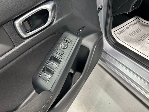 Used 2023 Honda Civic Sport image 9