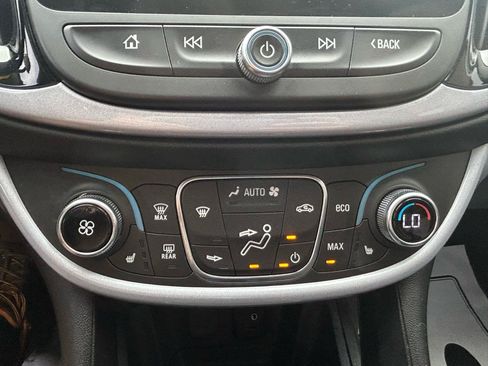 Used 2018 Chevrolet Volt LT w/ Comfort Package FWD image 24