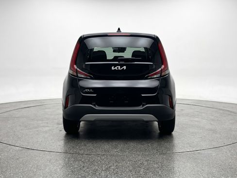Used 2025 Kia Soul LX w/ LX Technology Package FWD image 7