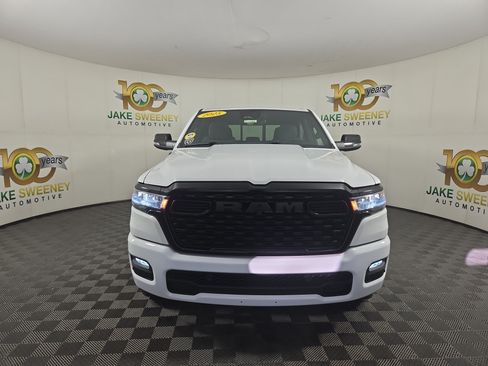 Used 2025 RAM 1500 Big Horn AWD/4WD image 3