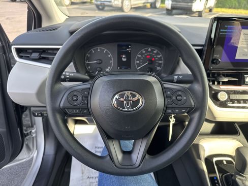 New 2025 Toyota Corolla LE FWD image 16