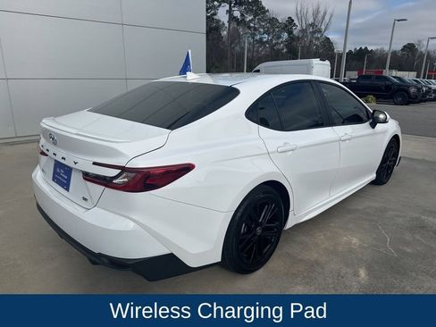 Used 2025 Toyota Camry SE image 8