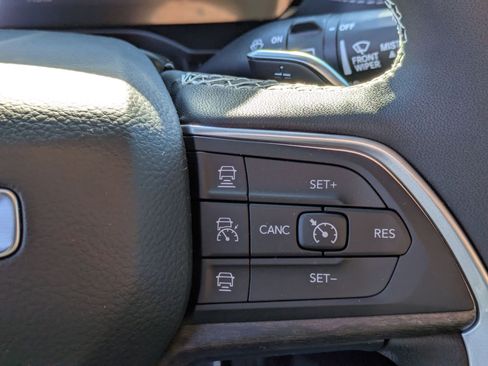 New 2025 Jeep Grand Cherokee L Limited image 17