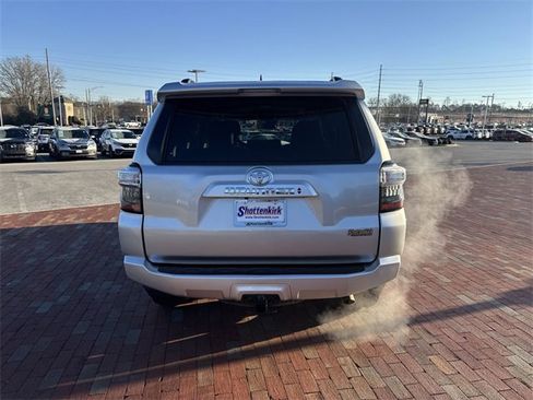 Used 2022 Toyota 4Runner SR5 Premium image 35