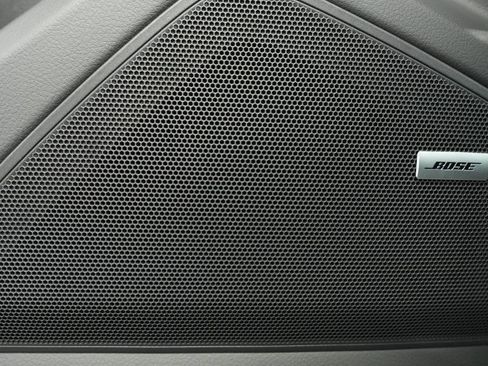 Certified 2025 Porsche Cayenne image 32