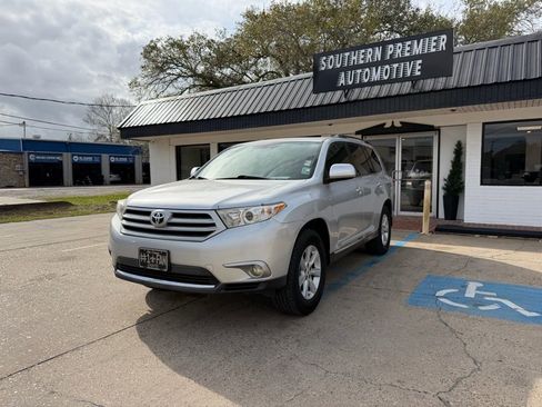 Used 2011 Toyota Highlander SE image 1