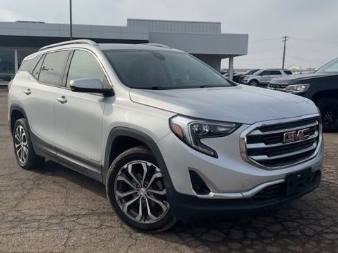 Used 2021 GMC Terrain SLT image 2