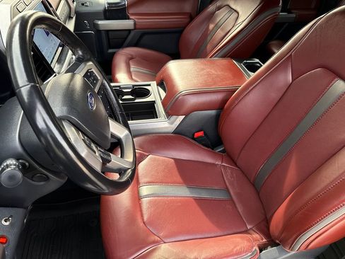 Used 2022 Ford F450 Platinum w/ FX4 Off-Road Package image 19