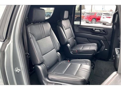 Used 2025 Chevrolet Suburban RST w/ Comfort Package image 29