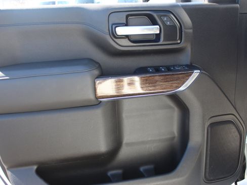 Used 2022 GMC Sierra 2500 SLE w/ SLE Convenience Package image 11