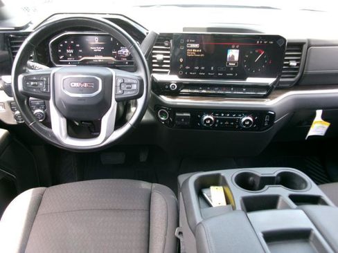 Used 2025 GMC Sierra 1500 Elevation AWD/4WD image 11
