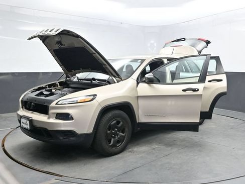 Used 2015 Jeep Cherokee Sport w/ Cold Weather Group AWD/4WD image 45