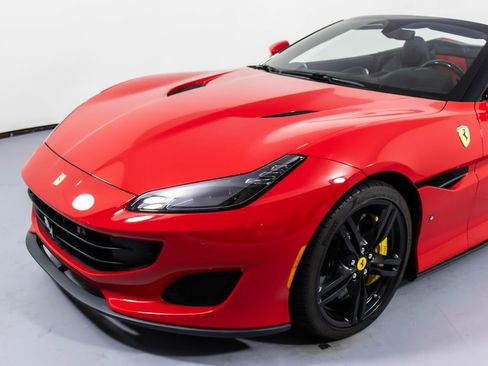 Certified 2019 Ferrari Portofino RWD image 30