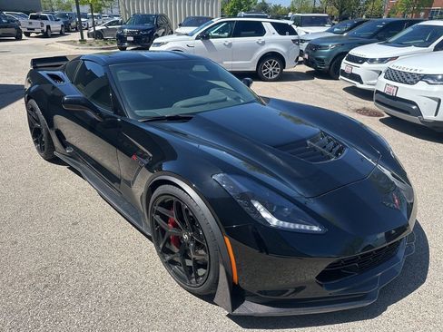 Used 2015 Chevrolet Corvette Z06 w/ Z07 Performance Package RWD image 3