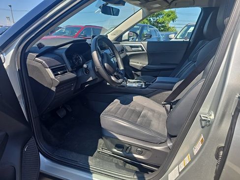 Used 2025 Mitsubishi Outlander SE AWD/4WD image 5