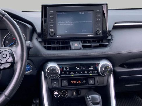 Used 2020 Toyota RAV4 XLE w/ XLE Grade Weather Package AWD/4WD image 7
