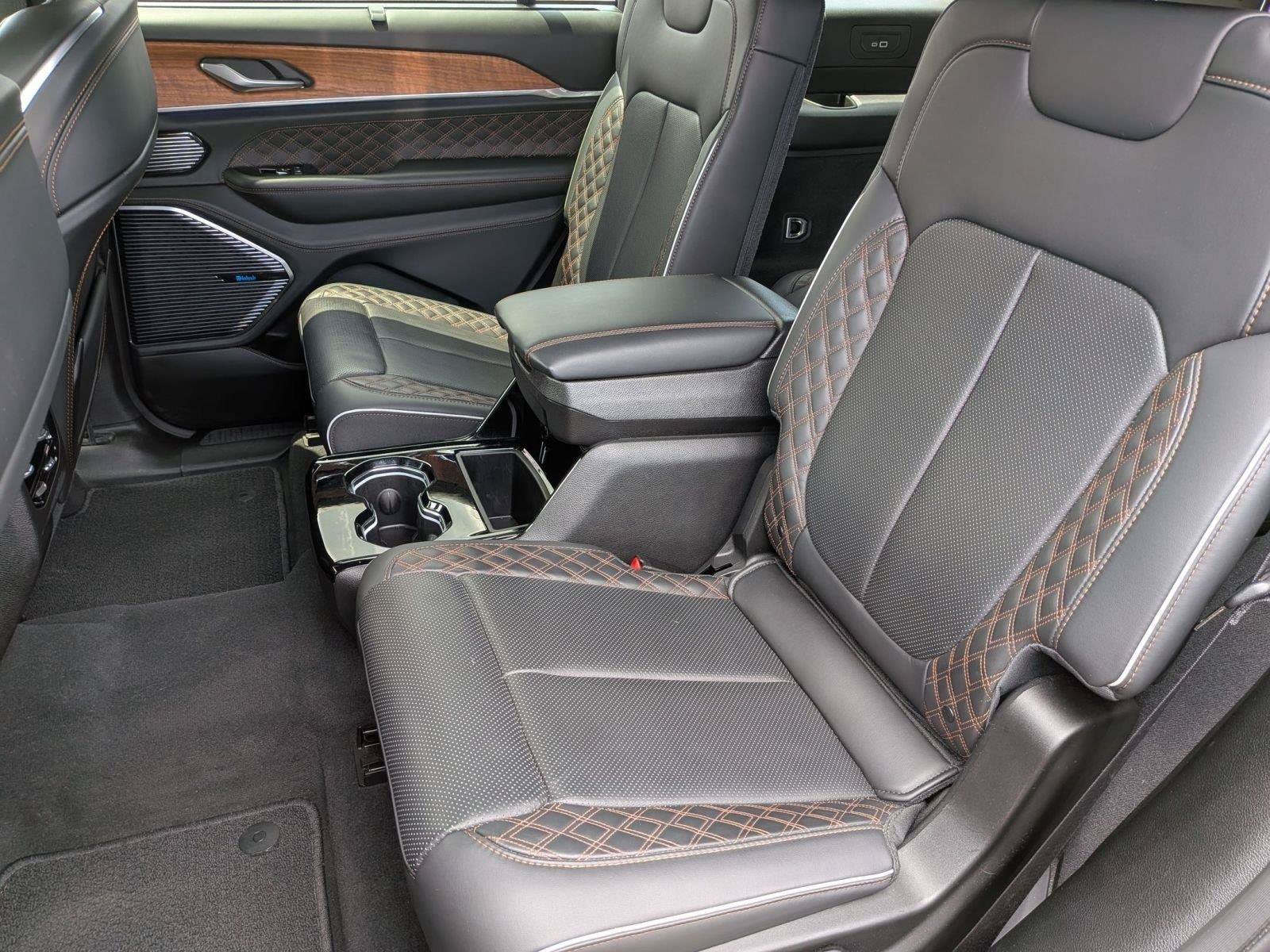Used 2023 Jeep Grand Cherokee L Summit AWD/4WD image 16