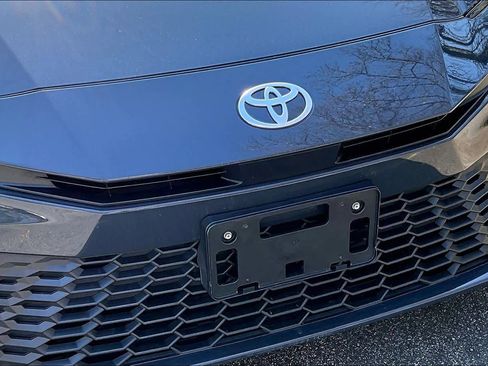 Used 2025 Toyota Camry SE FWD image 28