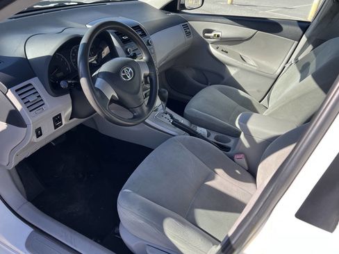 Used 2011 Toyota Corolla LE image 8