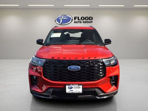 New 2026 Ford Explorer ST-Line w/ ST-Line Street Pack AWD/4WD image 2