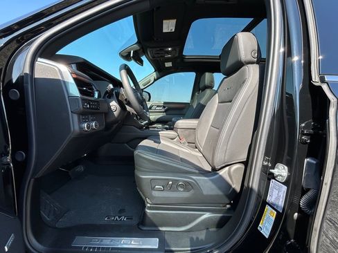 Used 2025 GMC Yukon XL Denali w/ Sun & Power Step Package image 2