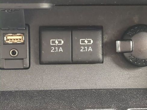 Used 2018 Toyota Highlander SE image 22