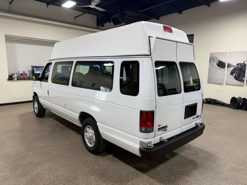 Used 2014 Ford E-250 and Econoline 250 Extended w/ Power Group RWD image 12