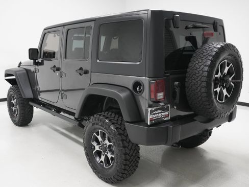 Used 2017 Jeep Wrangler Unlimited Rubicon w/ Connectivity Group image 6