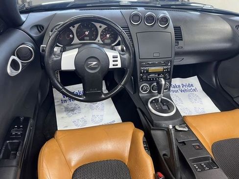 Used 2004 Nissan 350Z Touring image 7