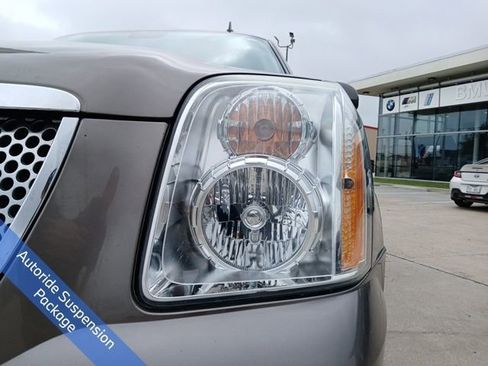 Used 2013 GMC Yukon Denali image 4