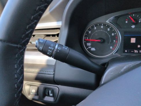 Used 2023 GMC Acadia SLT image 27