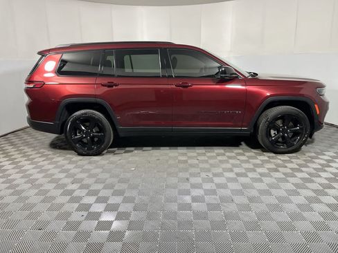 Used 2023 Jeep Grand Cherokee L Laredo AWD/4WD image 9