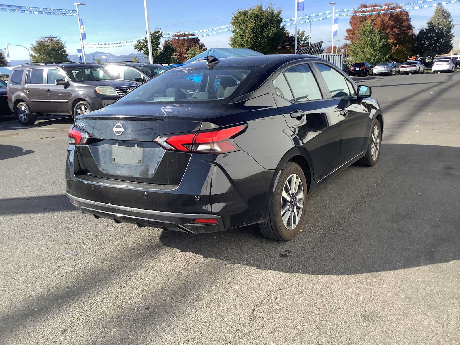 Used 2025 Nissan Versa SV FWD image 6