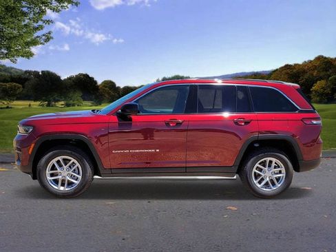 New 2024 Jeep Grand Cherokee Laredo X w/ Trailer Tow Package RWD image 3
