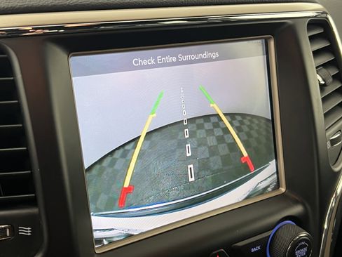 Used 2016 Jeep Grand Cherokee Limited image 31