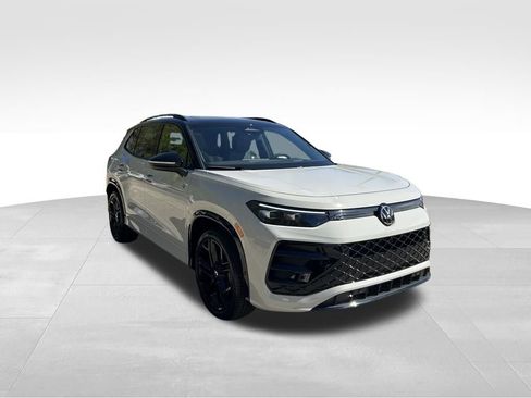 New 2026 Volkswagen Tiguan SE R-Line image 7