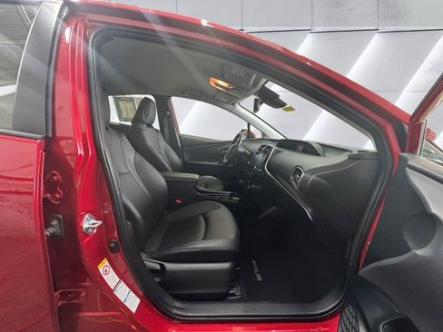 Used 2021 Toyota Prius XLE w/ Carpet Mat Package (TMS) AWD/4WD image 8