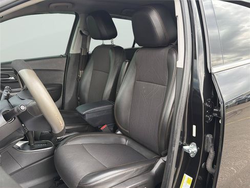 Used 2019 Chevrolet Trax LT w/ LT Convenience Package AWD/4WD image 12