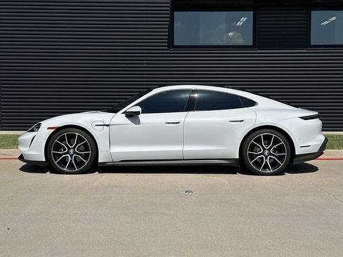 Used 2023 Porsche Taycan image 2
