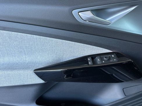 New 2025 Volkswagen ID.4 Pro image 10