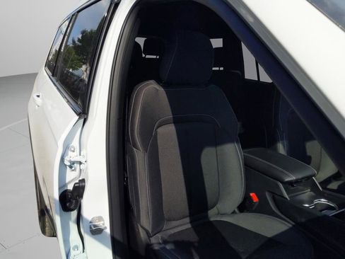 New 2025 Jeep Grand Cherokee L Laredo w/ Luxury Tech Group I image 33