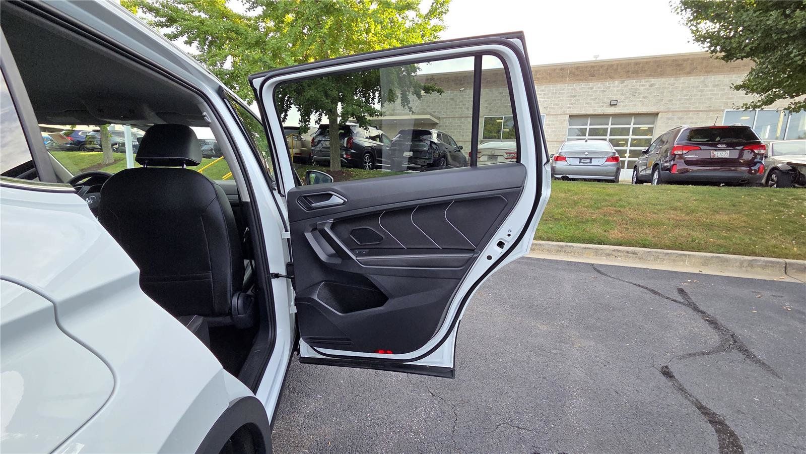 Certified 2022 Volkswagen Tiguan SE AWD/4WD image 33