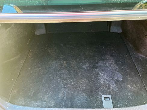 Used 2019 Toyota Camry LE image 23