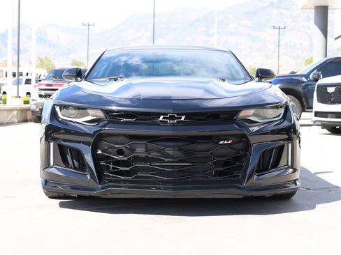 Used 2021 Chevrolet Camaro ZL1 RWD image 9