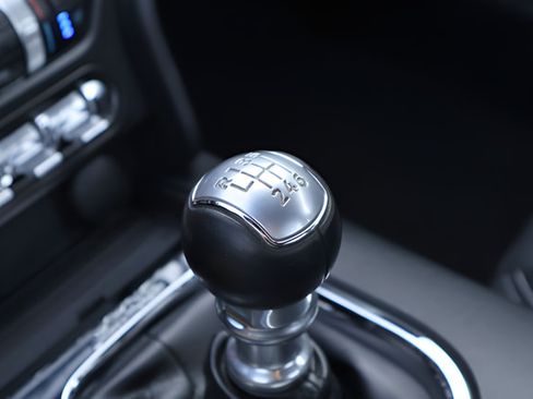 Used 2015 Ford Mustang GT Premium w/ Equipment Group 401A RWD image 29