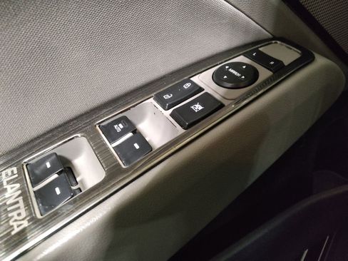 Used 2020 Hyundai Elantra Value Edition w/ Cargo Package (C1) image 27