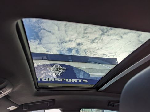 Used 2018 Maserati Levante image 41